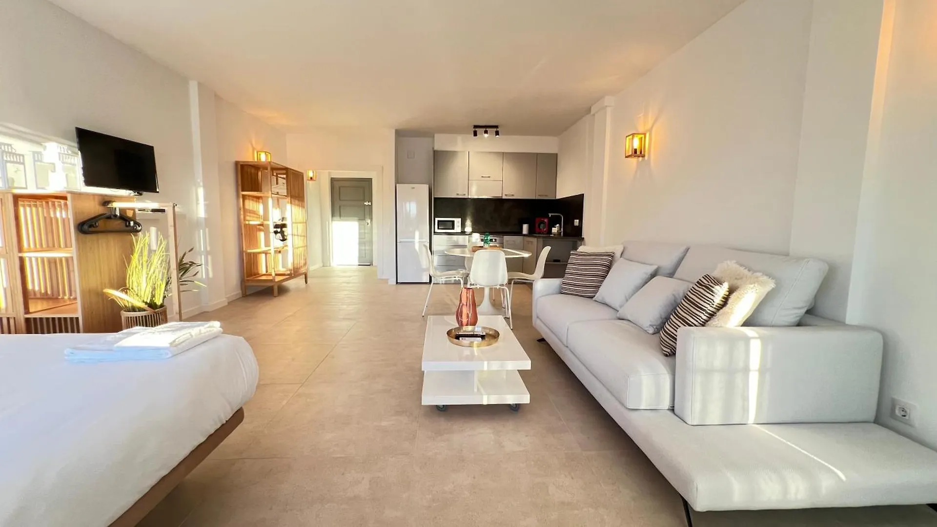 Estudio Frente Al Canal Con Terraza Empuriabrava